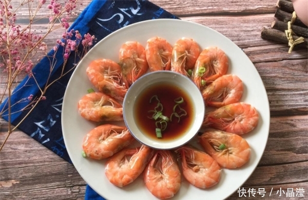  #味道#煮虾时，只加生姜和盐可不行，多加“2味”，虾肉不腥不柴味道鲜