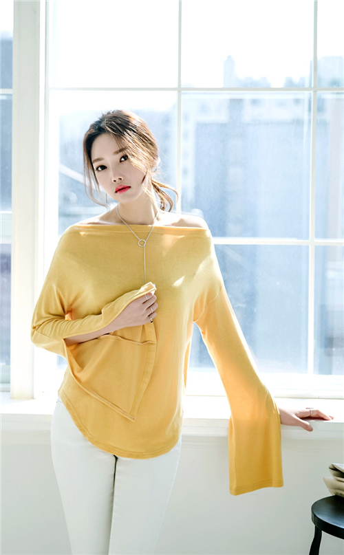 有型|时尚活力的牛仔裤美女,展现女性曼妙气质,显得更加挺拔有型!