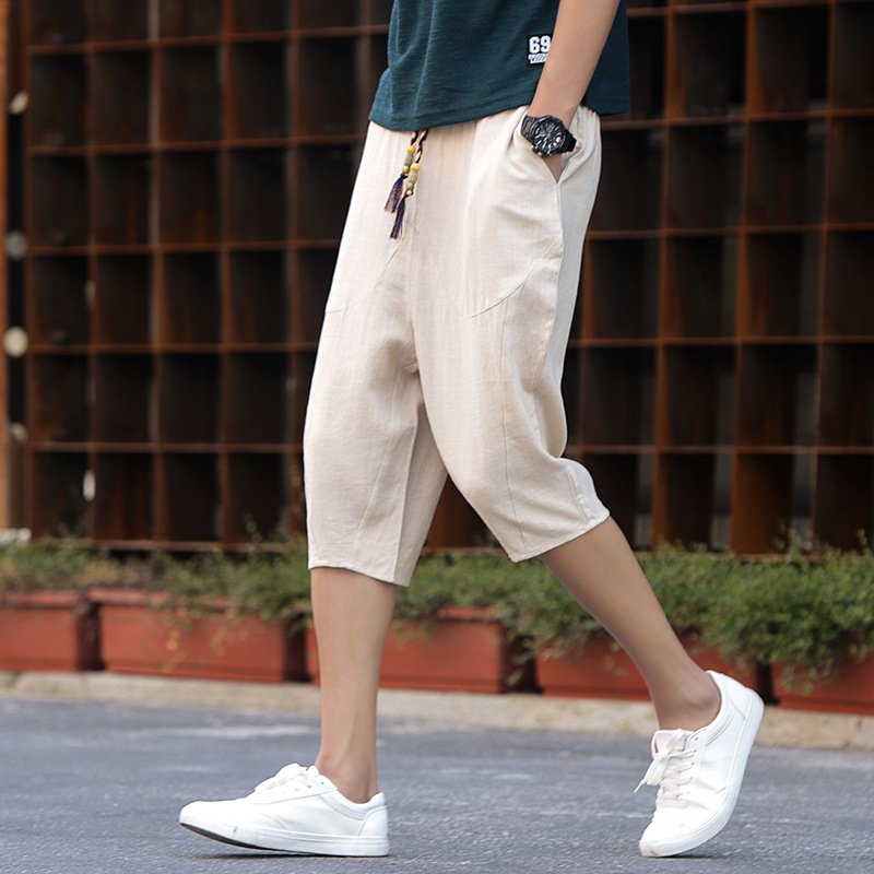 男人过35，尽量不要背心搭短裤，瞧下图男人穿法，嫩减20，帅翻天