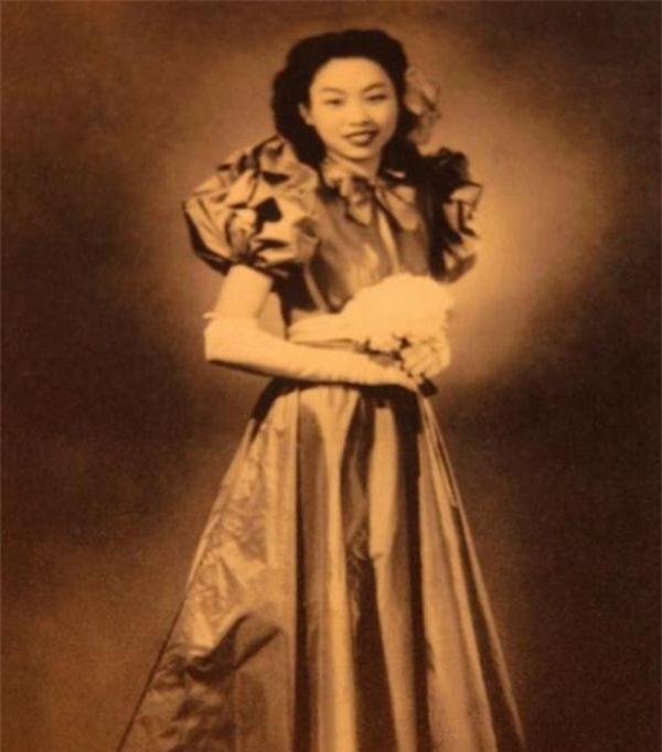  【回忆】杜月笙女儿回忆，对父亲最大打击是戴笠身亡，失态几乎崩溃要跳楼