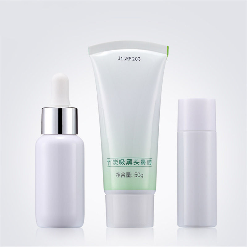 女人要么白要么丑?学学下图女人，三伏天皮肤水嫩，晒不黑