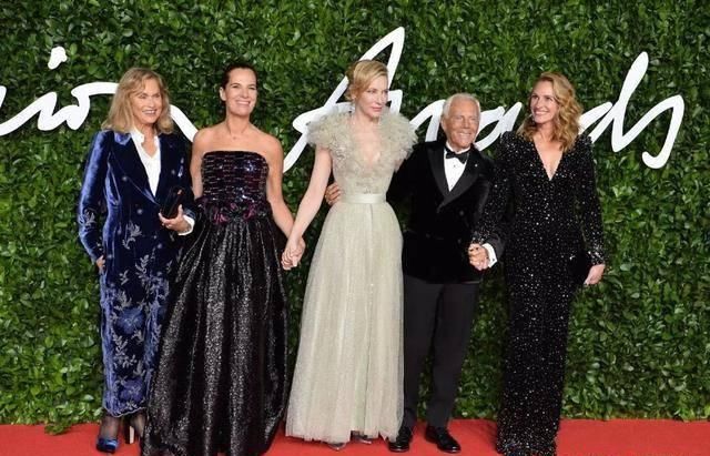  「延续」85岁的Armani先生，一直延续自己的风格，优雅简约的更加年轻化