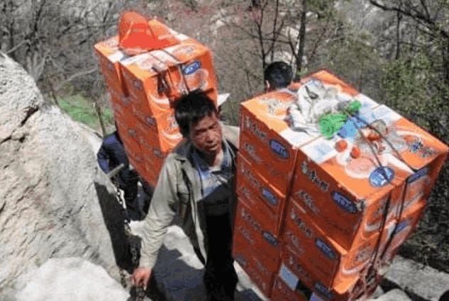 国内景区卖最“贵”的矿泉水，一瓶11元，原因竟令人寒酸!