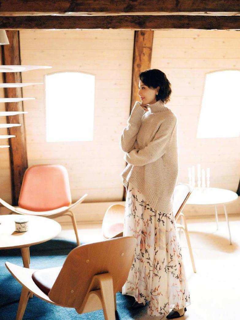 41岁陈数逆生长, 同框白宇像兄妹, 穿花裙撞上热巴也不输!