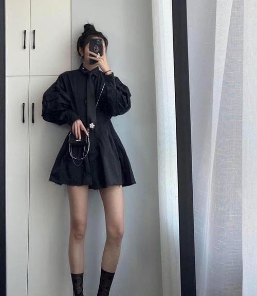  #实用#最潮范儿美搭，小个子女生如何显高？实用搭配技巧合集，让你轻松拥有大长腿