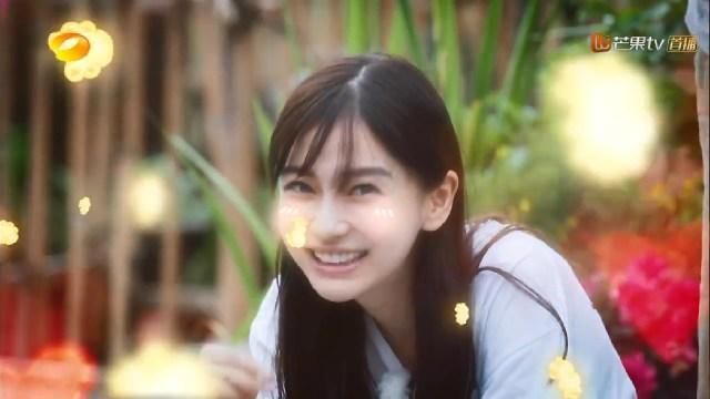 芒果台官博维护Angelababy怼网友，还上了热搜，镜头前假吃厉害了