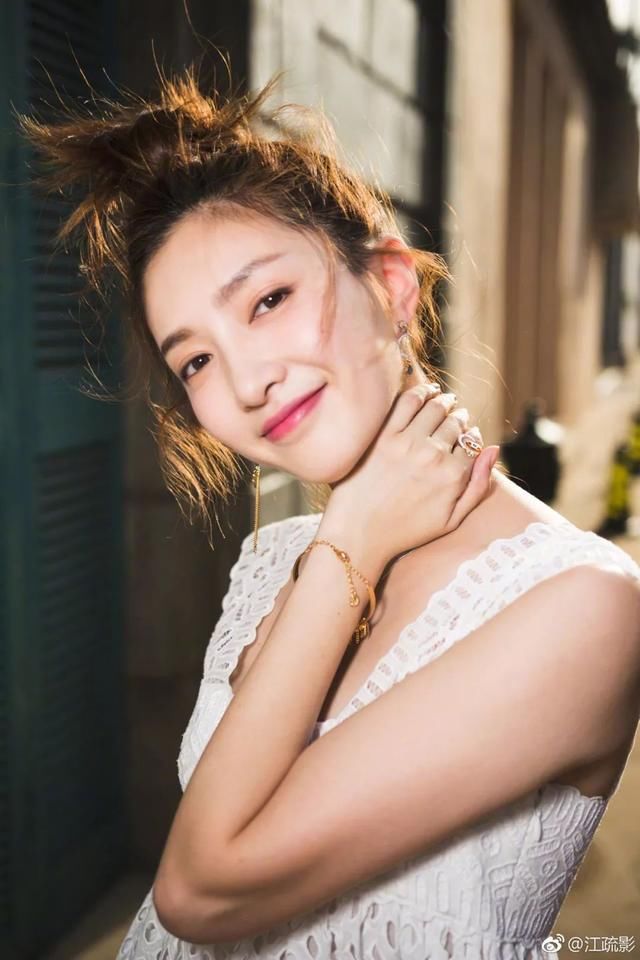 唇纹深爱脱皮?请收下这本江疏影穆熙妍同款护唇秘笈!