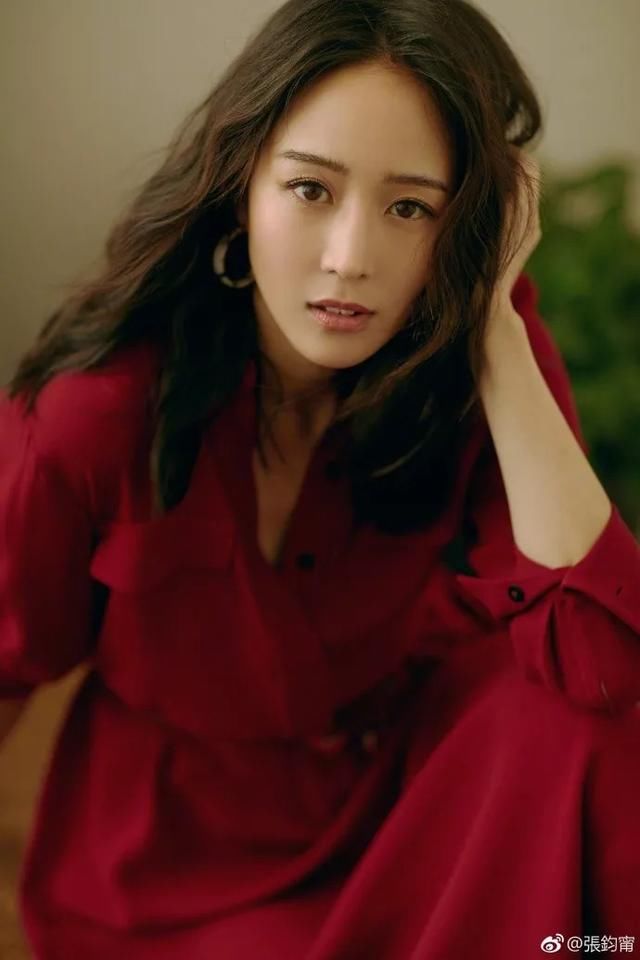 36岁的她是娱乐圈的一股清流 高颜值+高学历却很低调 这般岁月静