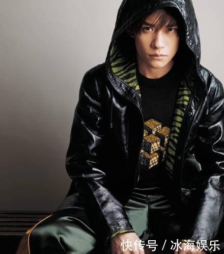易烊千玺很无辜! 抄袭事件设计师已发致歉信, 粉丝嫌弃公司不上心