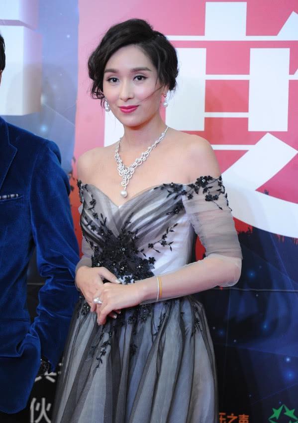 杨恭如美回颜值巅峰，范冰冰都要靠边站，网友：没人要我要！