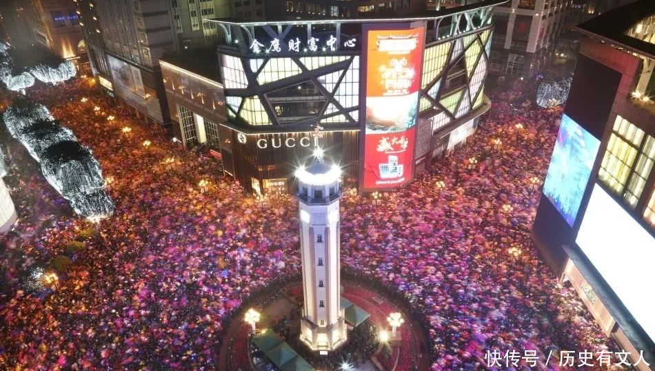 五一从全国各地传回来的照片，太可怕了