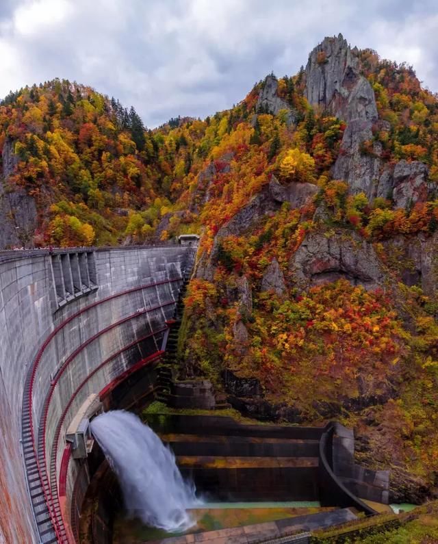 错峰出行去日本旅行，可以省不少钱，机票酒店价格几乎减半