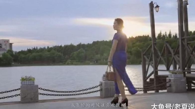 56岁阿姨顽强与病魔抗争 每天化妆穿旗袍 气质优雅美出国际