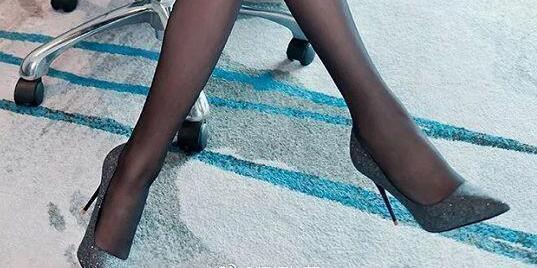 尖头细脚高跟鞋, 修饰完美的腿形, 散发迷人的气息!