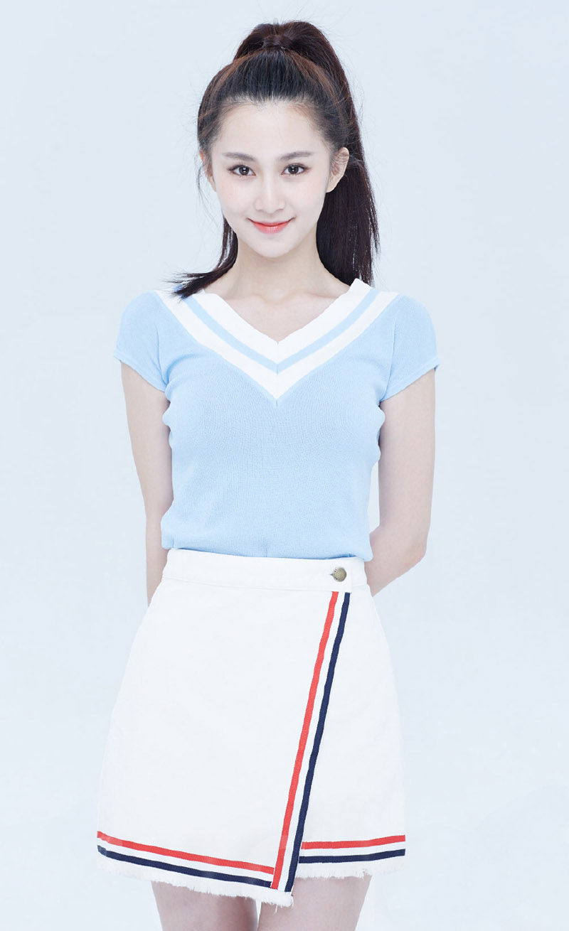 刘颖伦清新甜美时尚写真图片，时尚靓丽，气质迷人!