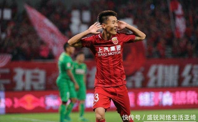 戏耍世界第一中卫的日韩双星 5年前还被一名中