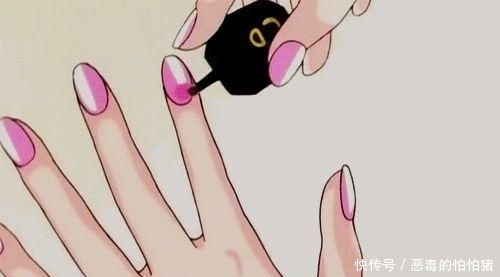  『美甲』2020年流行的5种美甲款式，款款温柔又好看，还特显手白！