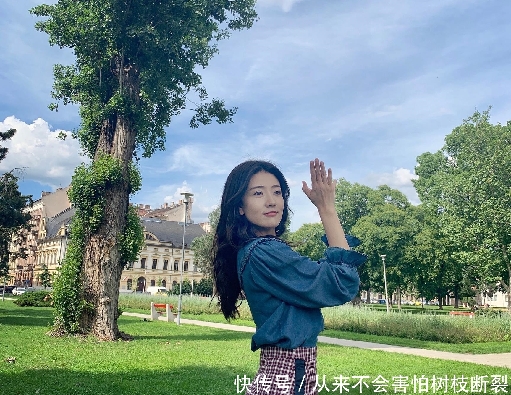 「低调」梁洁谈恋爱有多低调?如今已订婚,未婚夫原来是“藏版王力宏”!