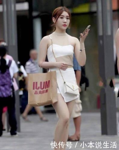 『摄影』时尚摄影,不细看,还以为辣妈穿的是抹胸装呢