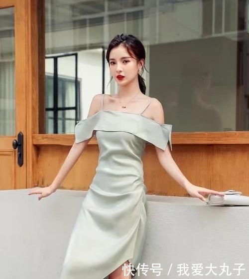  韵味：米白色连衣裙，时尚优雅，彰显东方女性韵味！