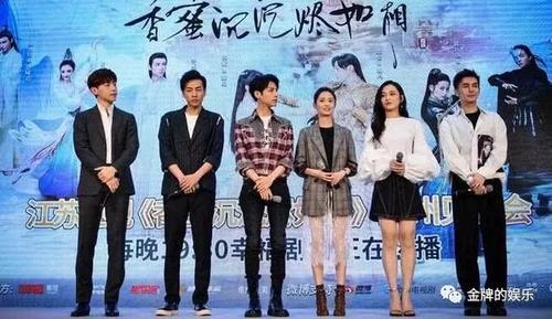 邓伦成名前群访无人理,成名之后却主动把C位让给了罗云熙