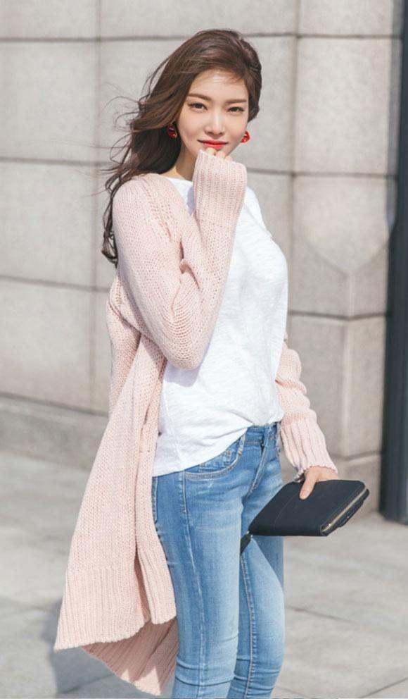 紧身裤展现青春美感, 凸显十足女人味, 性感身姿随时展露