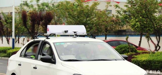 老司机说车科目二科目三停车时,踩离合器刹车