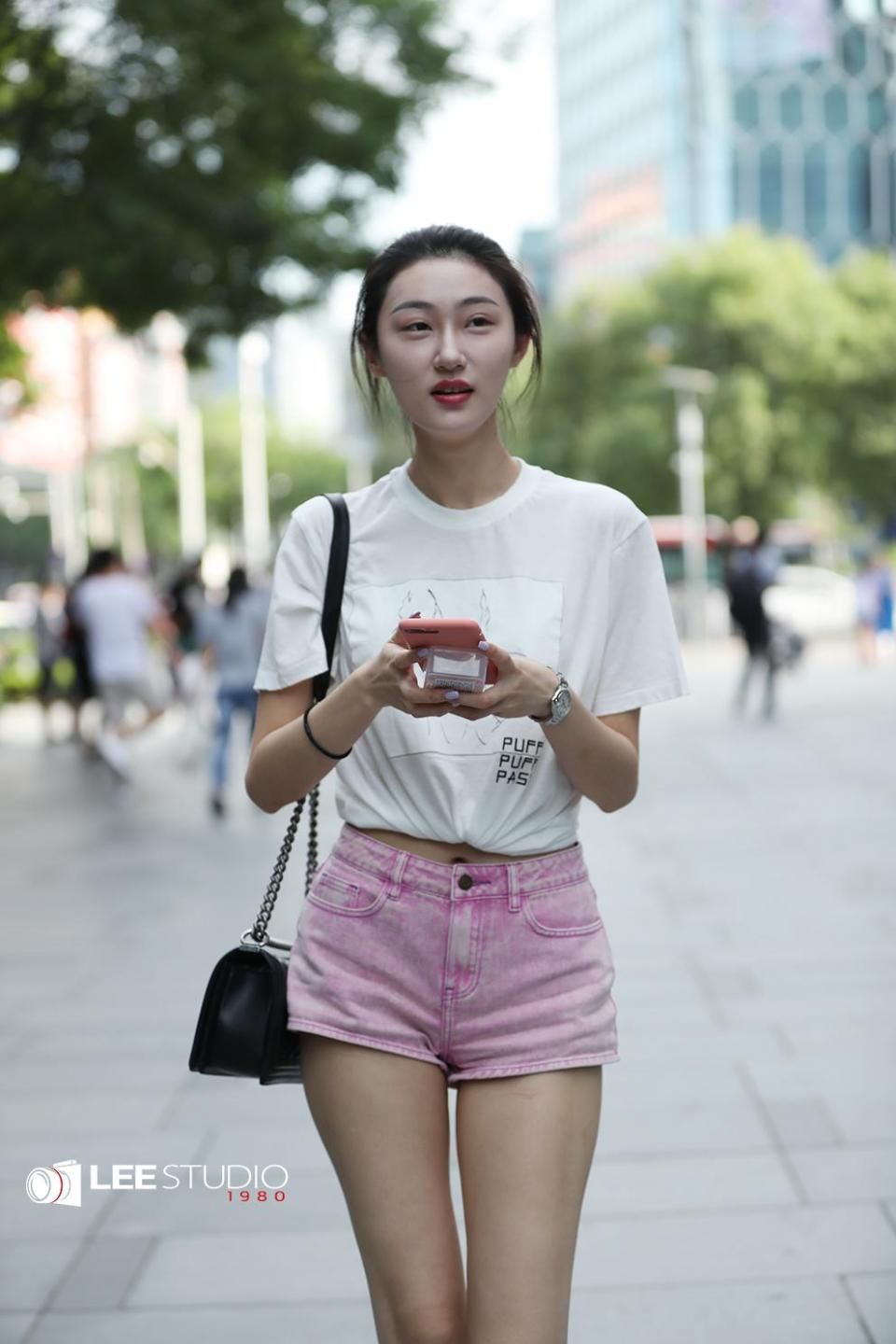 身材棒五官精致的小姐姐