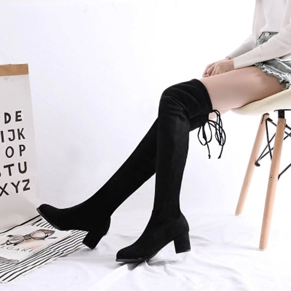 凉鞋该OUT了!早秋火了一批:高跟裸靴，7080女人穿很洋气