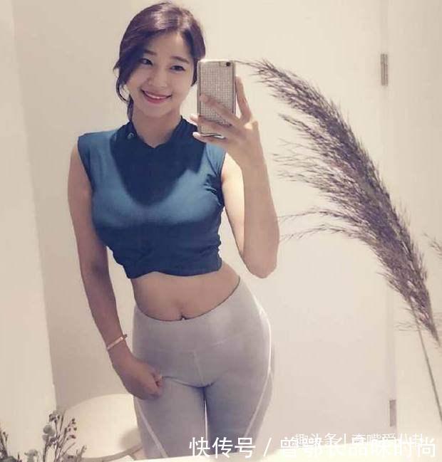 ?的路人街拍,长直发女神身材高挑,穿着更显靓丽,高跟鞋抢镜!!