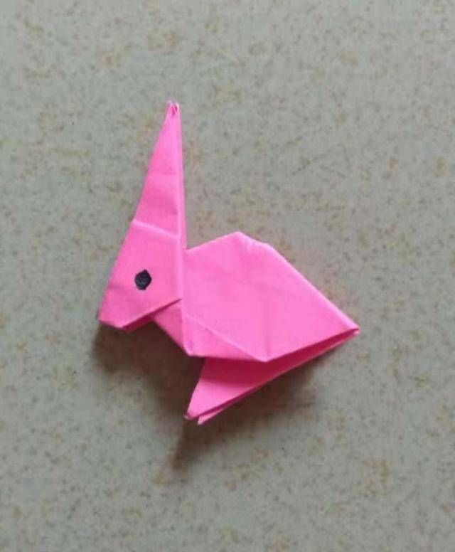  三角形：如何折叠三维小兔子？一张纸告诉你答案
