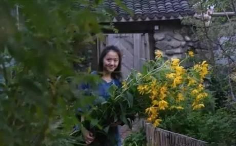 『小院』20多岁的年龄差距,却把一个破烂的农家小院变成了“桃花源”