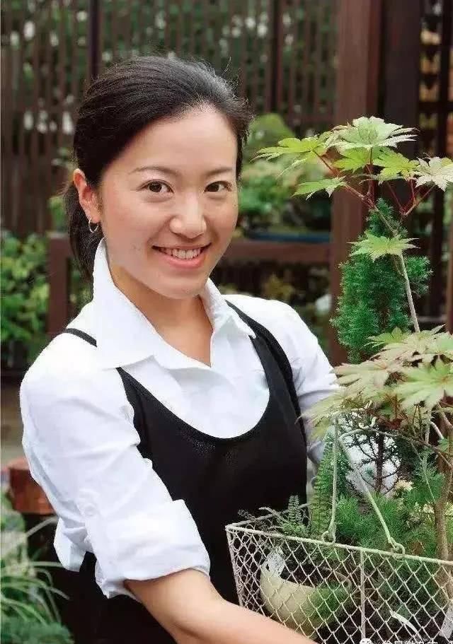  『花盆中』日本盆栽女高手山田香织