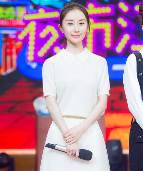 舒畅真会穿,一条蕾丝裤竟穿出了两米的气场,网友:小个子的逆袭