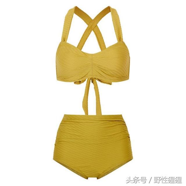 选对泳衣，才能在海边美得光芒四射