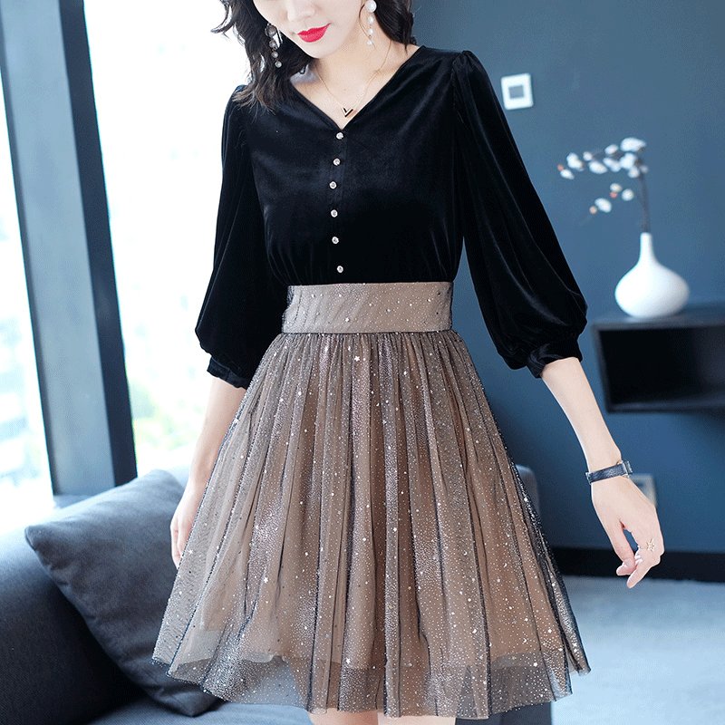 媳妇,别再穿黑裤子了,国庆流行穿这种连衣裙,件件美丽动人