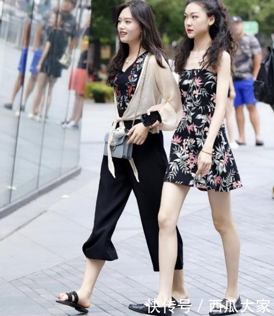  『美女』街拍美女：身材靓丽的小姐姐，搭配吊带短裙，秀出优美气质！