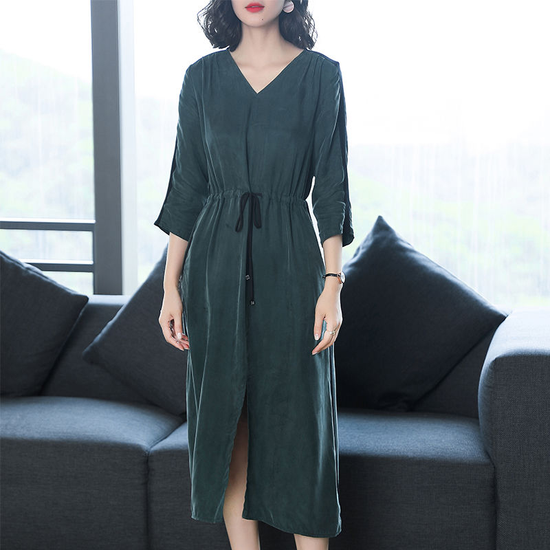 头一回看媳妇穿温柔裙，说实在的，美的我都不敢认，洋气又美嫩