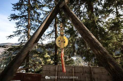 一座佛道共存的寺庙，几位饱经沧桑的信徒