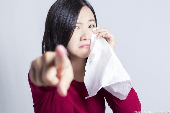 川藏线：背包女在哭泣，为何搭车这么难？老司机说出了原因