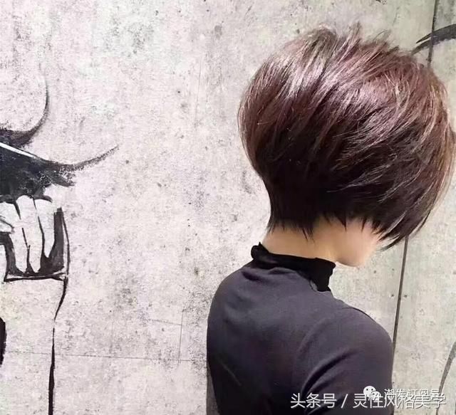 头发散下来的季节到了，你可以换款发型了，各种年龄段都有！