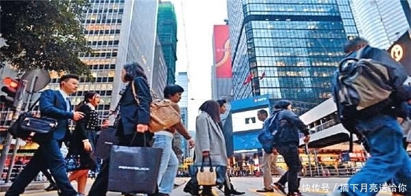  #工资#香港澳门普通人工资都上万，为什么大家不去香港澳门打工