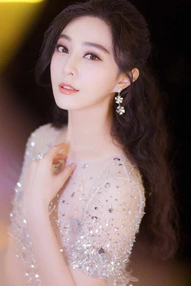 台媒报道：范冰冰自费住高档套房，霸气回应避风头建议