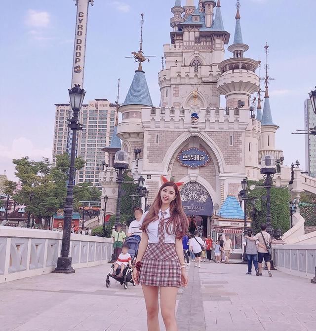 「 美女」身材出众相貌非凡，你不容错过，韩国九头身美女