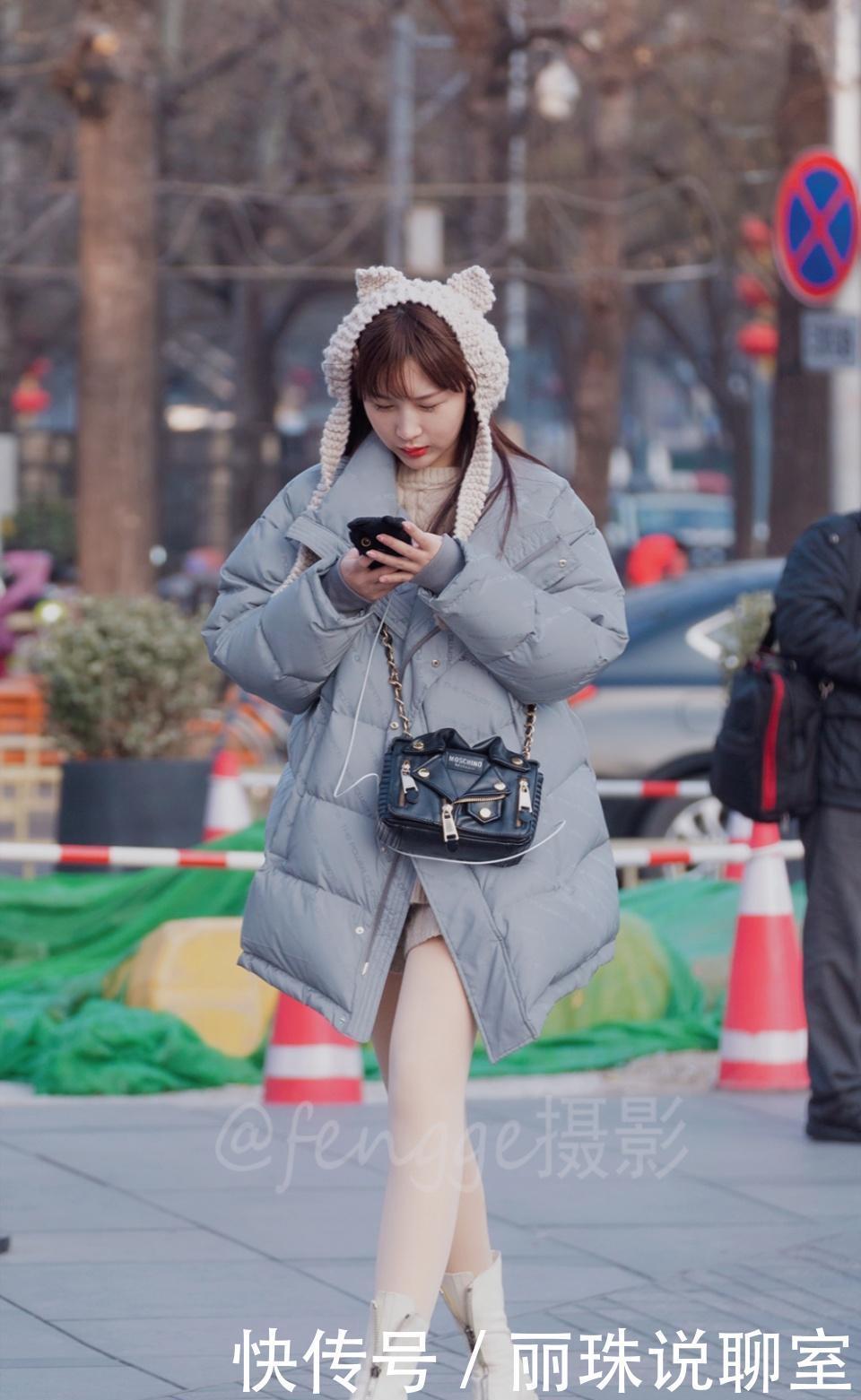  『美女』为什么外国美女喜欢穿黑色打底裤，而我们的小姐姐偏爱光腿神器？
