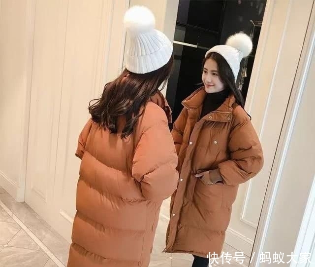  『女人』70后女人，若经济允许，过年建议买件这体面棉服，人见人夸漂亮