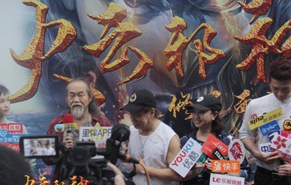  「邪神」《功夫》和《火云邪神》几乎是同班人马，为何一个被捧上天，一个被痛骂