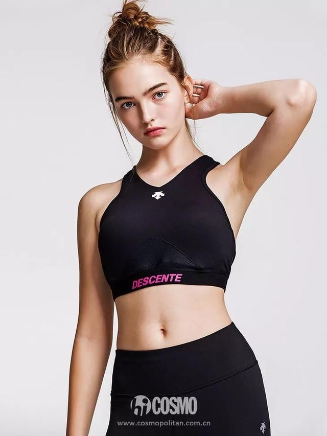 听说女明星们最近都不穿衣服出门了？