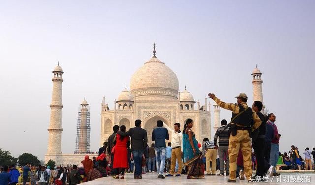导游再三告诫，走在印度街头，一定要小心主动靠近印度女人的搭讪