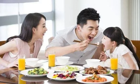 吃晚饭避免坏习惯！严重竟然会影响寿命？